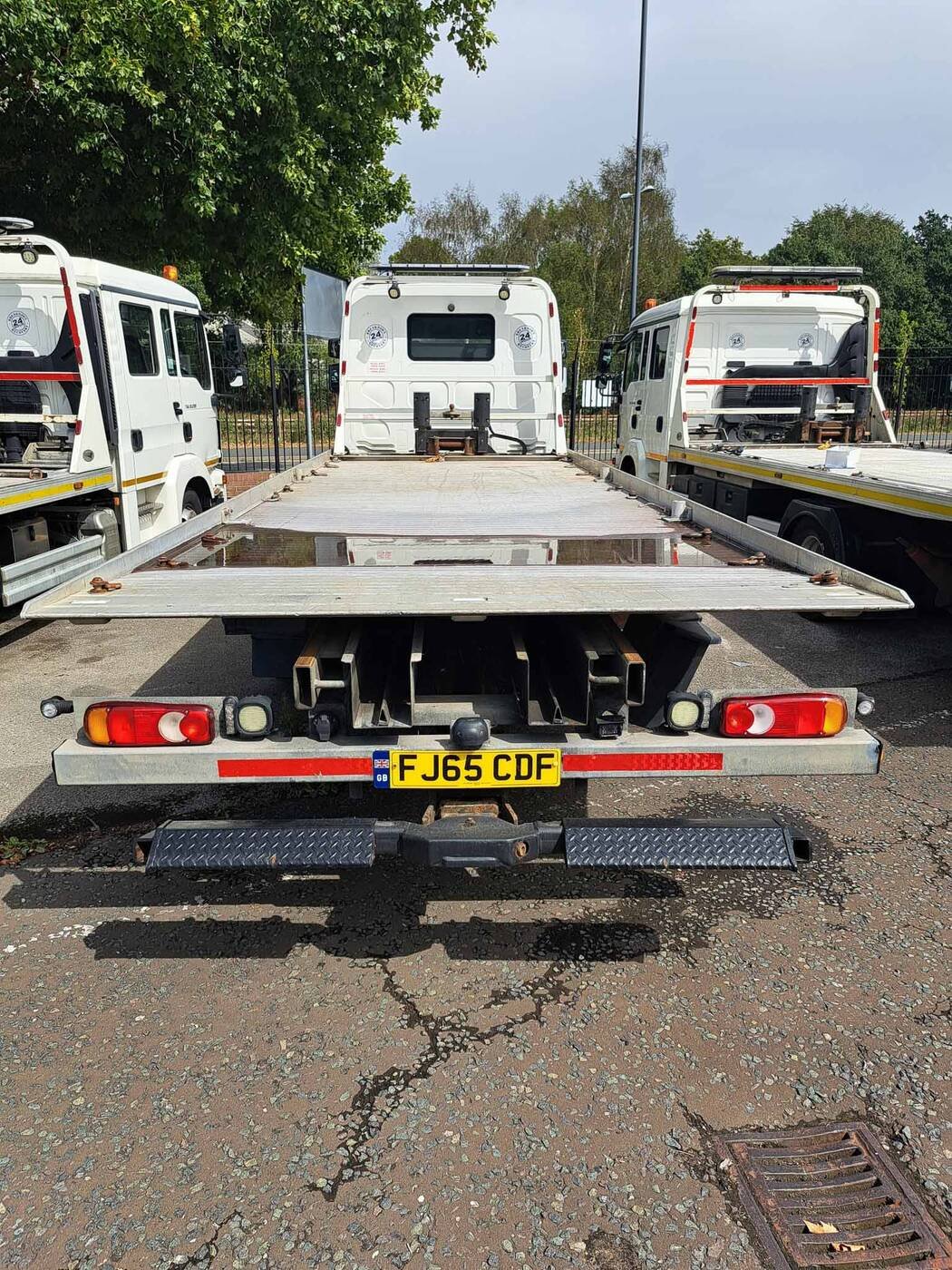 Renault Midlum D12-220 Crew Cab (2015) &mdash; photograph 3 of 8