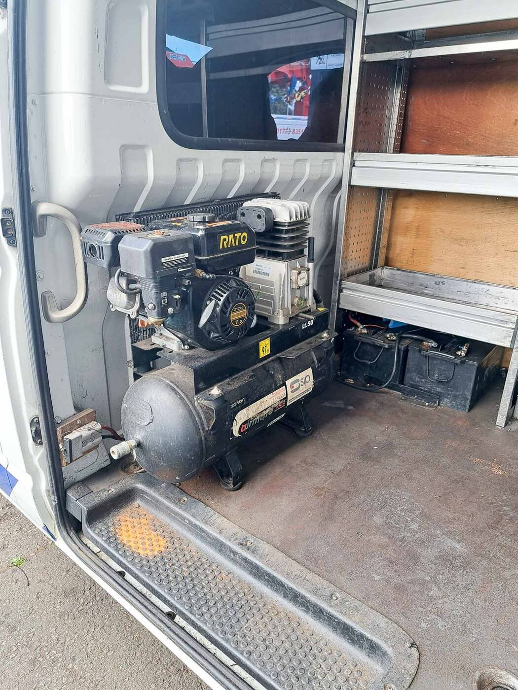LDV MAXUS V80 Service Van &mdash; photograph 7 of 7