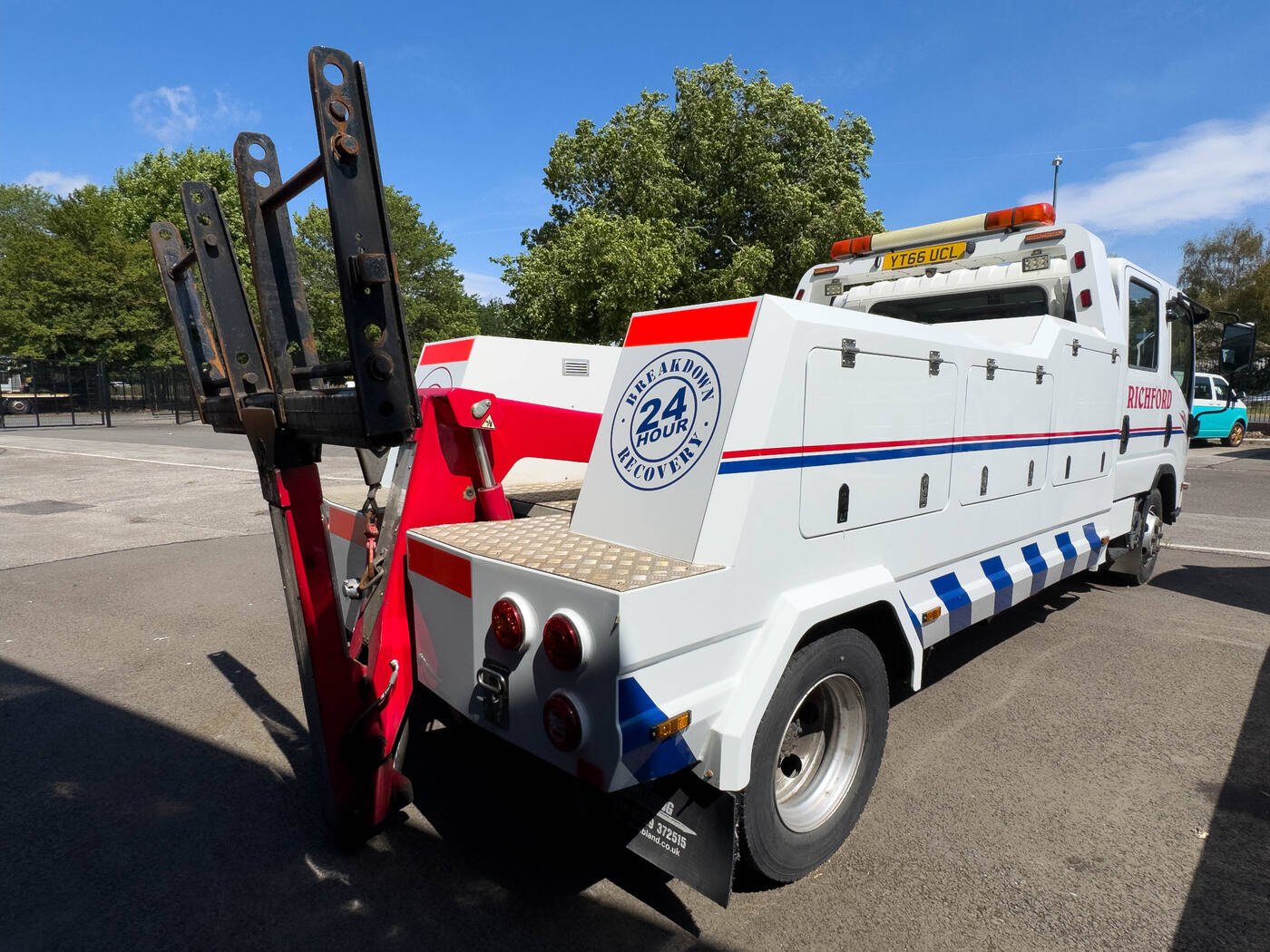 ISUZU N75 Crew Cab – 7.5 Tonne 4x2 (66 Plate), photograph 3 of 4